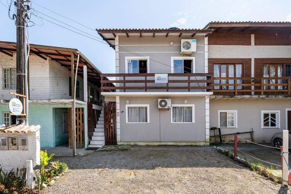 Lindo Estudio Na Praia, Guarda Do Embau Sc *